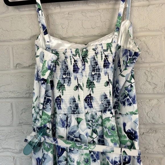 White House Black Market Smocked Floral Belted Dress Size 10 - Picture 7 of 9